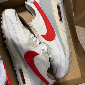 Nike Air Max Terrascape 90 (in Summit White / red)